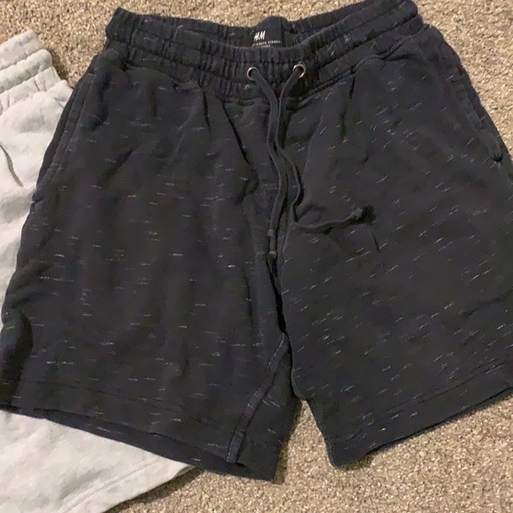 3 pairs of H&M shorts - Picture 4 of 5